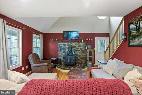 921 W BARNES MILL DRIVE, ROMNEY, WV 26757
