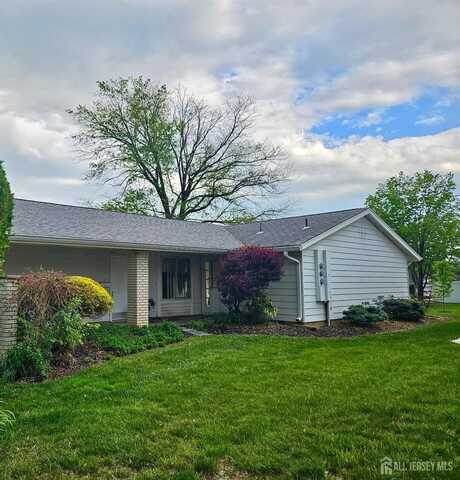 166 Laurel Plaza, Monroe, NJ 08831