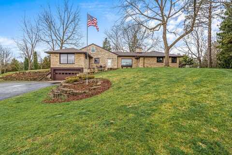 N13w28061 Cloverleaf Ct, Pewaukee, WI 53072