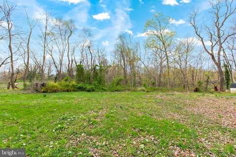 650 CHARELLE DRIVE, COLUMBIA, PA 17512