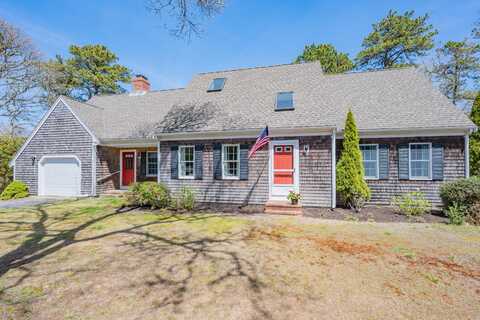 11 Scotlin Way, Harwich, MA 02645