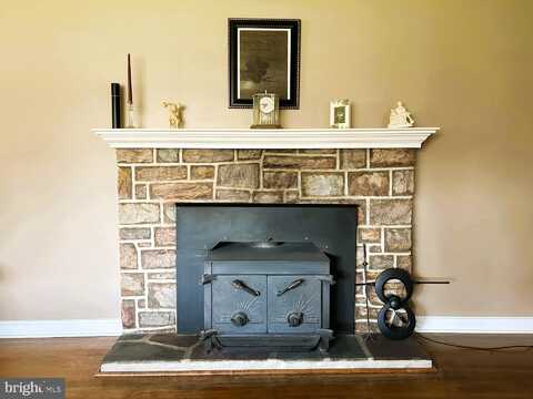 2359 HENDRICKS STATION ROAD, HARLEYSVILLE, PA 19438