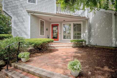 41 Greensward Circle, Mashpee, MA 02649