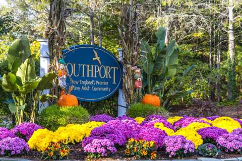 181 Leisure Green Drive, Mashpee, MA 02649