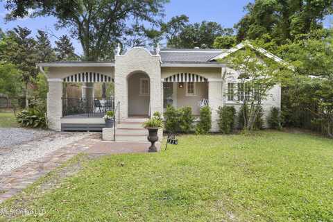 119 Shadowlawn Avenue, Pass Christian, MS 39571