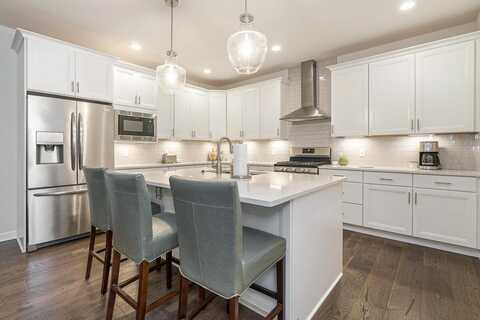 7678 Gateway Boulevard, Powell, OH 43065