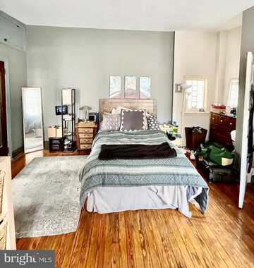 18 W HARVEY STREET, PHILADELPHIA, PA 19144