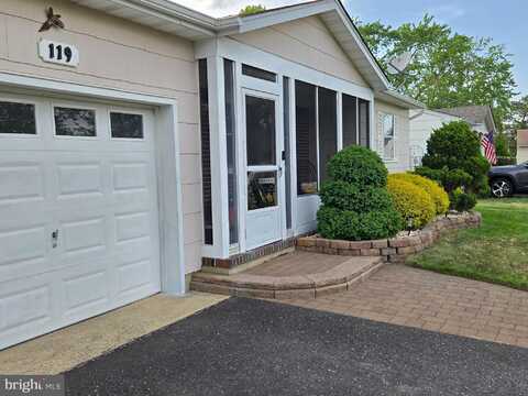 119 BOLINGBROKE COURT, TOMS RIVER, NJ 08757