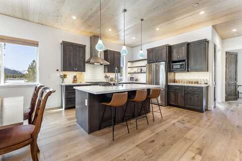 11643 McClintock Loop, Truckee, CA 96161