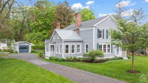 32 Albany Ave, Kinderhook, NY 12106