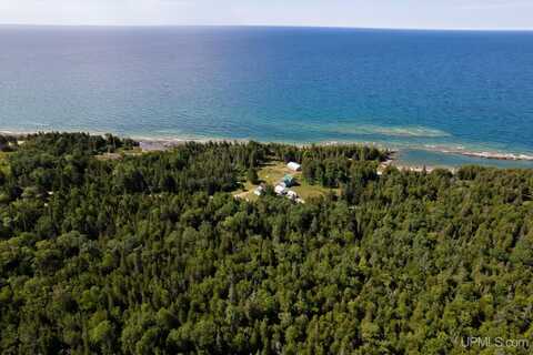 1439 Harvey Goudreau, Gulliver, MI 49840