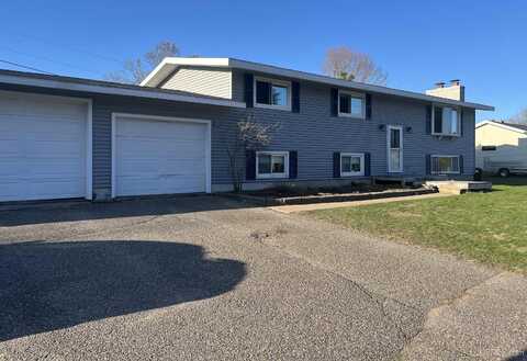 1740 Southwood, Ishpeming, MI 49849