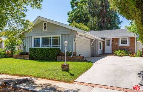 21924 Buena Ventura St, Woodland Hills, CA 91364