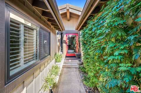 84 Running Springs Dr, Palm Desert, CA 92211