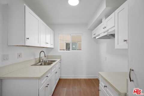 8150 Sepulveda Pl, Panorama City, CA 91402