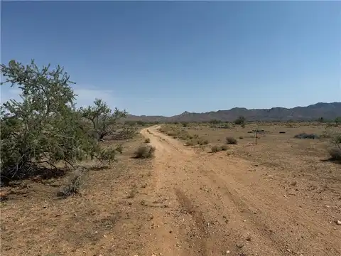 W Aduwa Drive, Chloride, AZ 86431