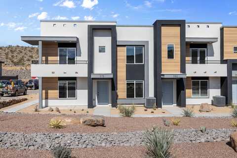 1685 S Wahweap Way, Washington, UT 84780