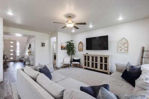 344 N Puerta DR, Washington, UT 84780