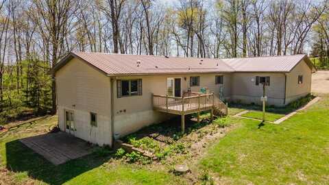 1028 Iron Mine Drive, Waukon, IA 52172