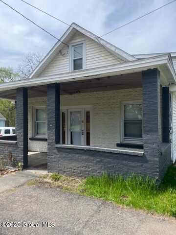 1143 River Road, Schaghticoke, NY 12182