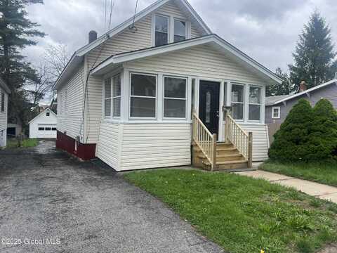 1732 Avenue H, Schenectady, NY 12304
