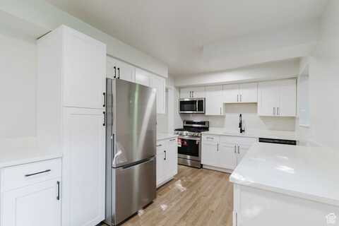 2220 E MURRAY HOLLADAY, Holladay, UT 84117
