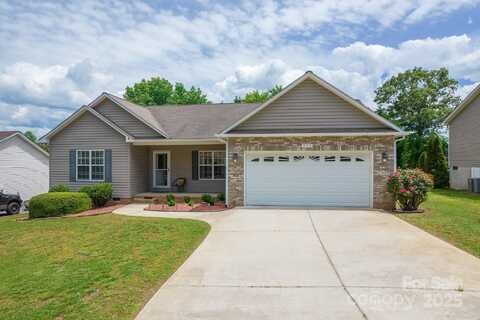 206 Pine Meadow Street, Hickory, NC 28601