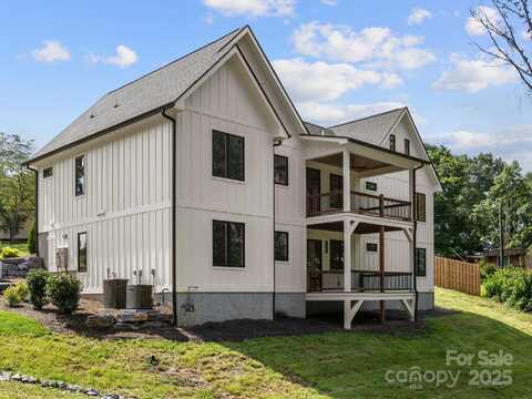 15 Progress Lane, Candler, NC 28715