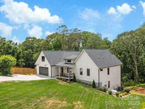 15 Progress Lane, Candler, NC 28715