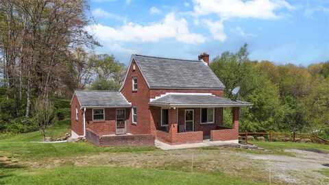 135 Erbes Ln, Adamstown, PA 16046