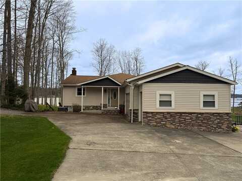 228 Latonka Dr., Jackson, PA 16137