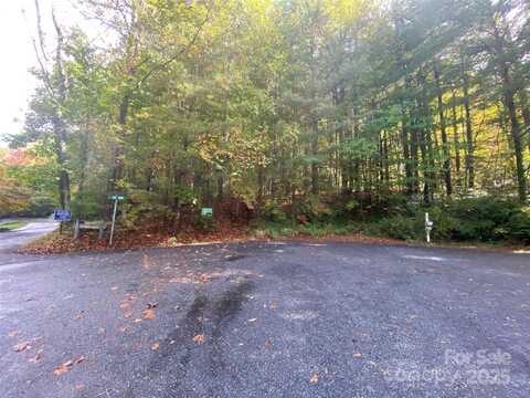 98 Oak Gate Drive, Hendersonville, NC 28739
