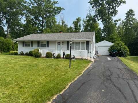 895 Donna Dr, Hermitage, PA 16148