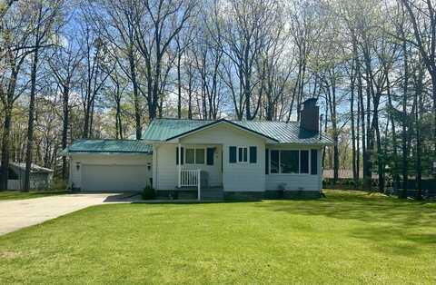 110 Chippewa Trail, Prudenville, MI 48651
