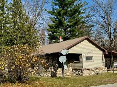 9857 N Old 27, Vanderbilt, MI 49795