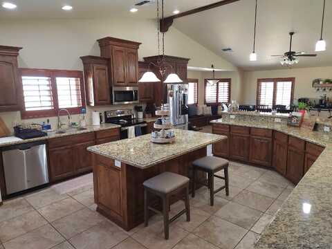 1404 W PARKWAY DR, Yuma, AZ 85364