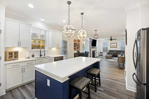 555 Dunswell Drive, Summerville, SC 29486