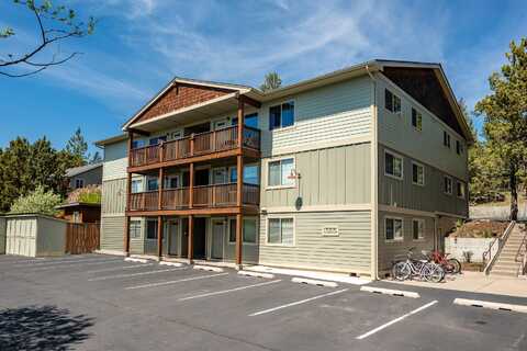 1030 NW Roanoke Avenue, Bend, OR 97703