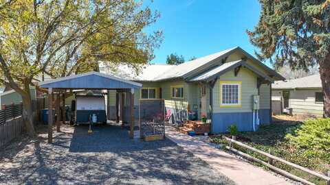 124 NW Dogwood Avenue, Redmond, OR 97756