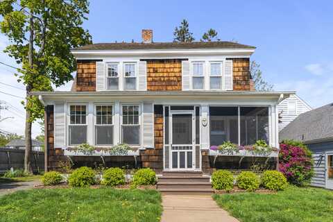 7 Roberts Street, West Haven, CT 06516