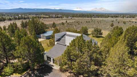 66985 Rock Island Lane, Bend, OR 97703