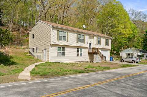 24 Fort Shantok Road, Montville, CT 06382