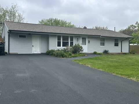 19 Lazywood Ln, Swansea, MA 02777