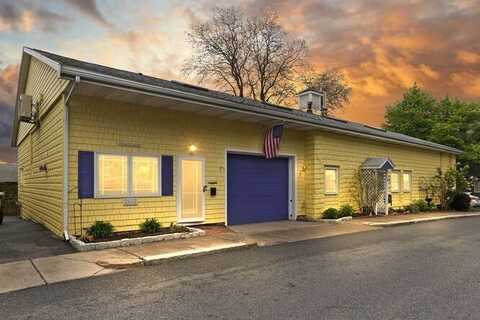 71 Leach Street, Salem, MA 01970