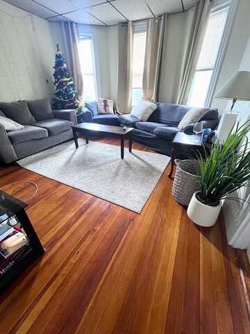 218 L Street, Boston, MA 02127