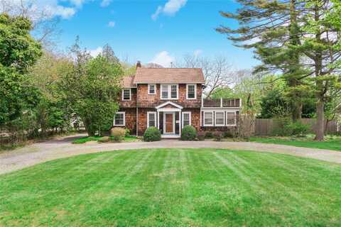7 N Howells Point Road, Bellport, NY 11713