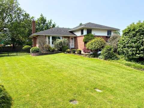 310 S Oyster Bay Road, Syosset, NY 11791