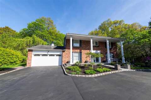 20 S Lot Road, Smithtown, NY 11787