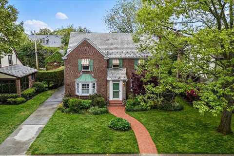 141 Tullamore, Garden City, NY 11530