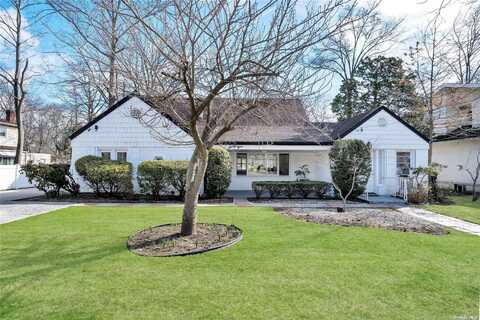 69 Warwick Road, Great Neck, NY 11023